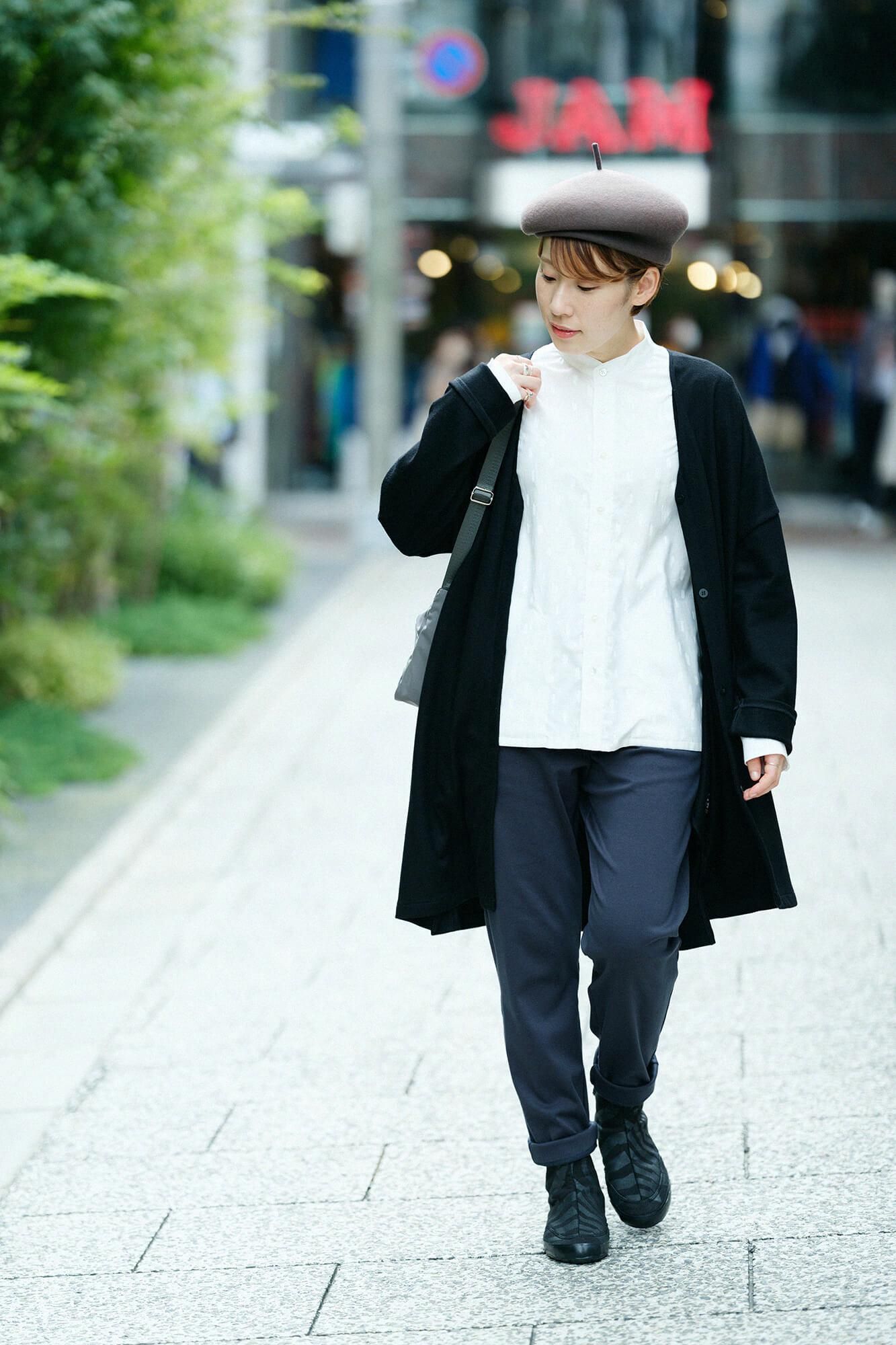 圆形的地下室塔比蒂/相关湿羽毛颜色x果冻黑色