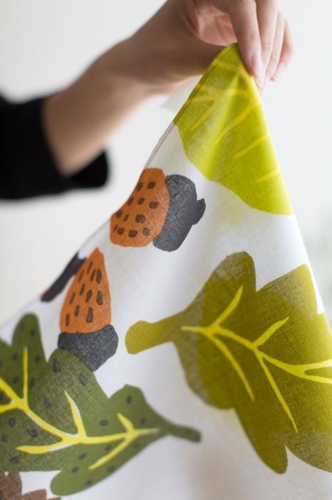 Isemomen Cotton Textile Handkerchief / Nuts