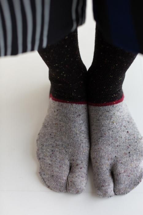 羊毛雙色分趾襪(膝下長度)/黑色 【女性用】