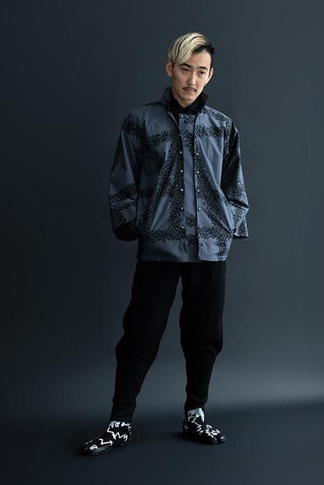 Split Toe Tabi Shoes / Letter Black
