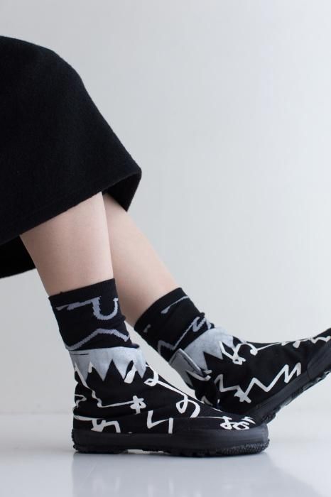 Tabi Socks (Mid-calf)/Letters Black【Men・Women】
