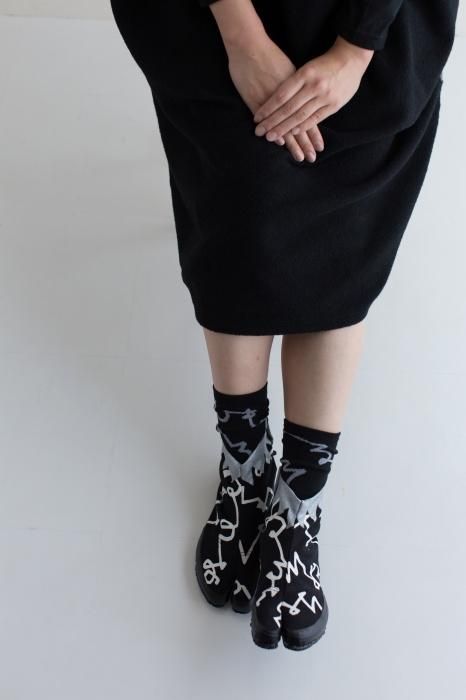 Tabi Socks (Mid-calf)/Letters Black【Men・Women】