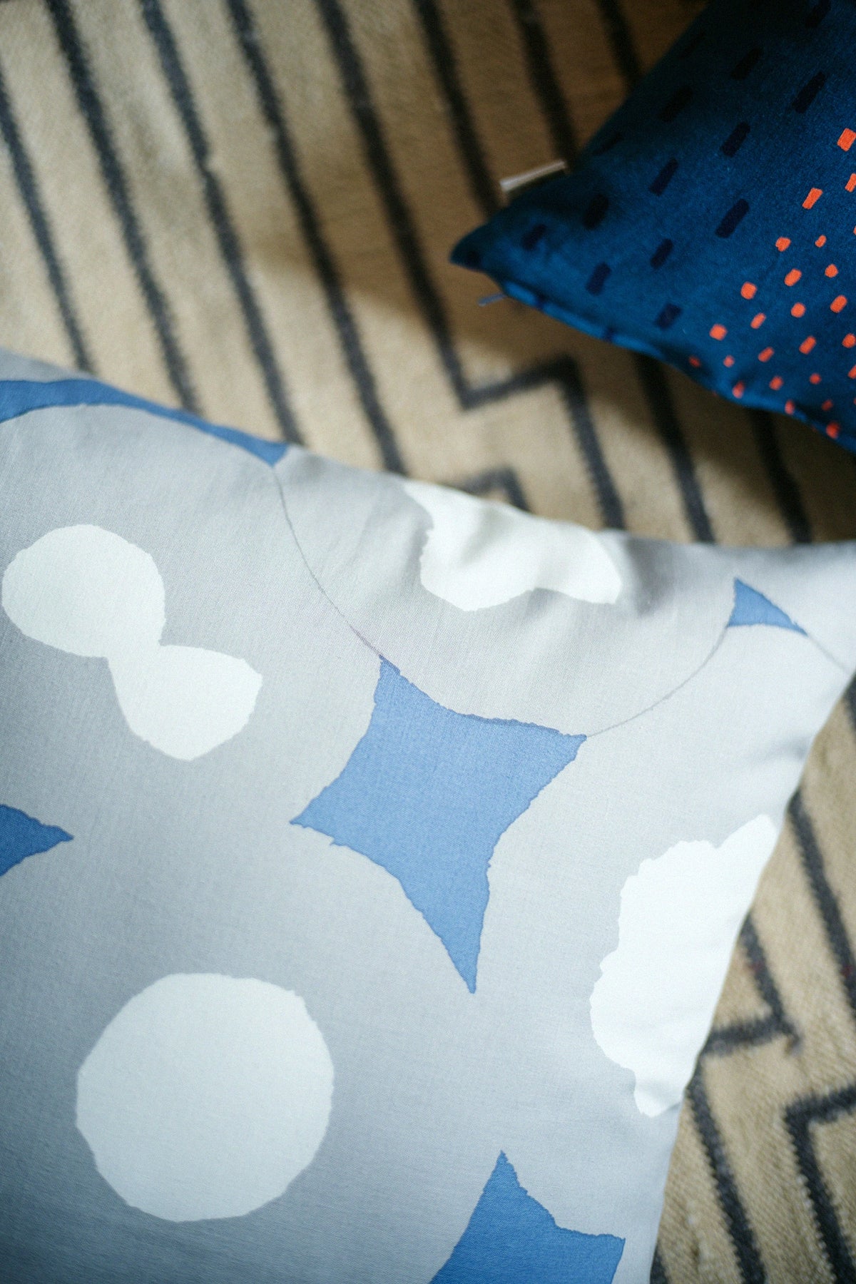 【※Delivery in 4-6 Weeks】21 Count Plain Weave Cushion Cover/Touchingly Pretty