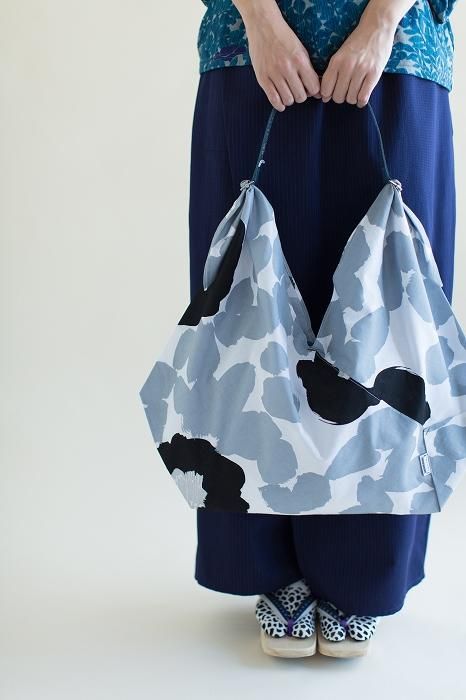 皮一寸(ひいき)/濃縹(こきはなだ)