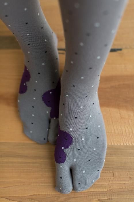 在Tabi(膝盖以下) / Risshun(女性)下