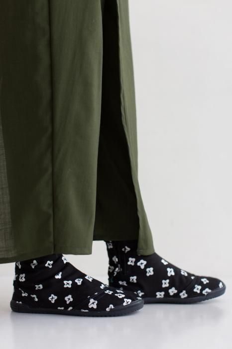 【net limited】Marugo Round Toe Tabi Shoes / Tiny Flowers