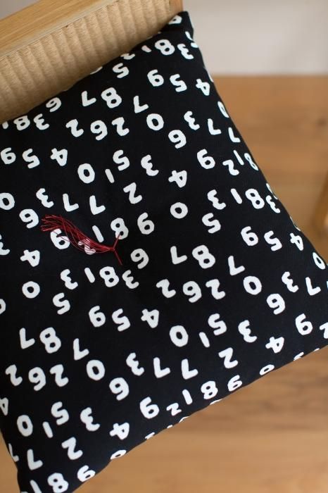 SOU・SOUKyoto Cushion(No.8 Canvas)/SO-SU-UKon wet color× White【※Delivery in 3 weeks】