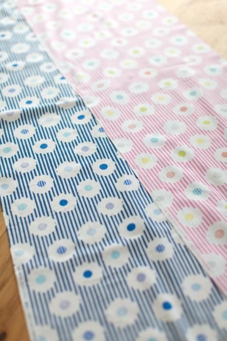 텍스타일 원단 (이세모멘: Tokuoka) / 흰색 국화, 반짝이는 색 (Shiragiku Hanadairo) <50cm>