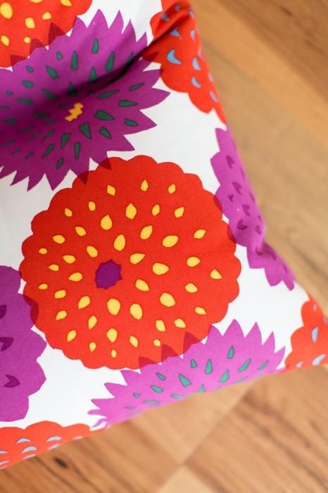 クッション座椅子/天竺牡丹 京緋色花(きょうひいろばな)【※お届けに約3週間】