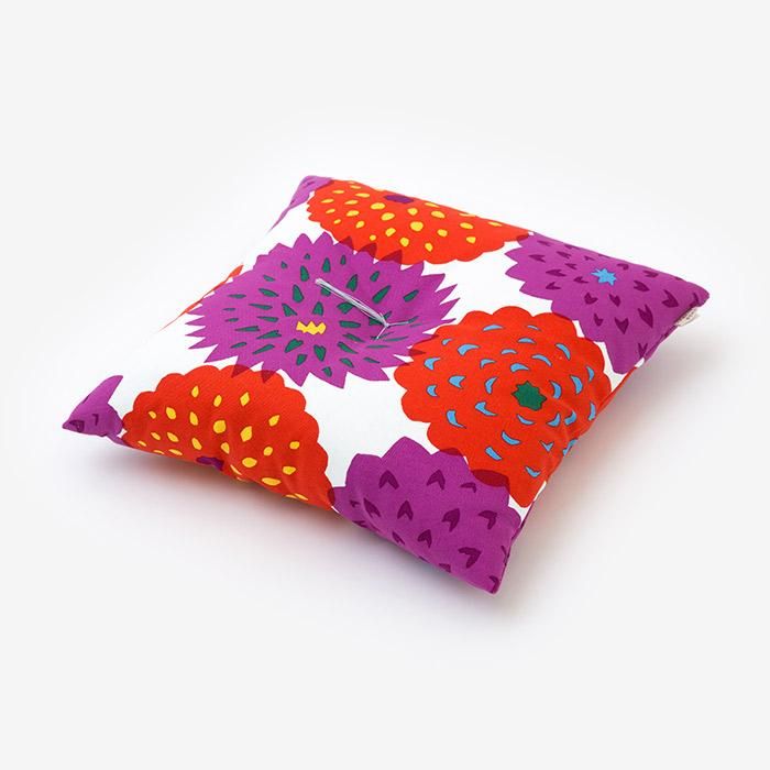 SOU・SOUの京座布団(8号帆布)/天竺牡丹 京緋色花(きょうひいろばな)【※お届けに約3週間】