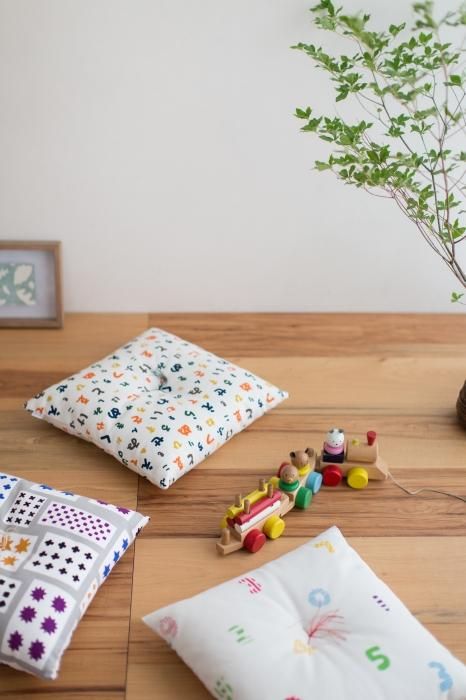 SOU・SOU교토방석(8호 캔버스)/이로하니호헤도 야마아소비【※도착까지 약 3주소요】