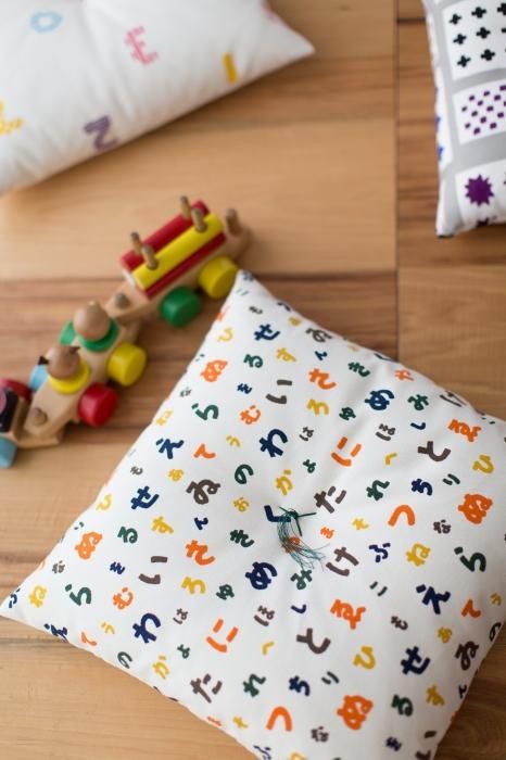 SOU・SOU교토방석(8호 캔버스)/이로하니호헤도 야마아소비【※도착까지 약 3주소요】