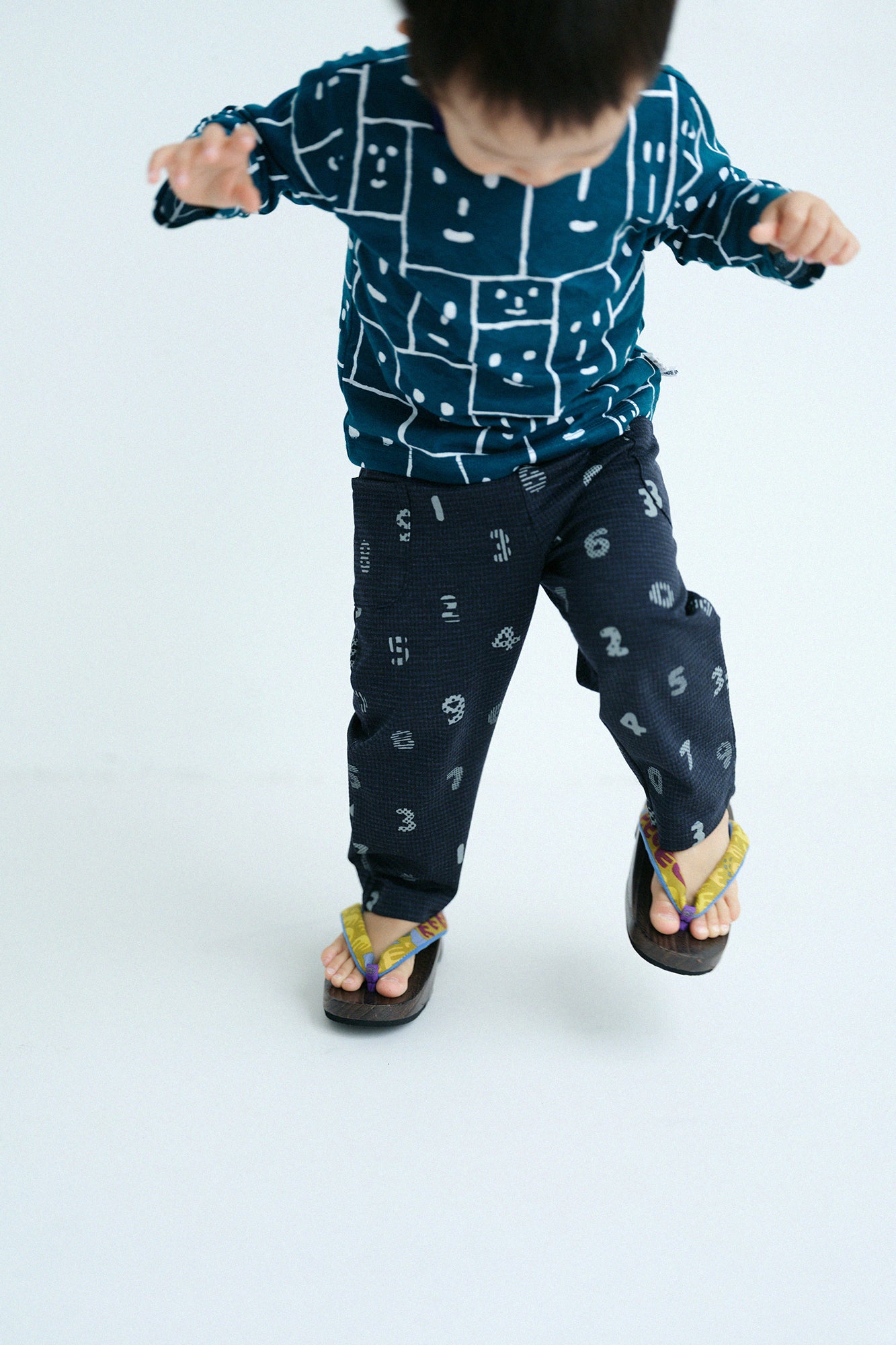 ● Houndstooth Knit Slightly Patterned Skinny Pants / SOU・SOU Kyoto Blue