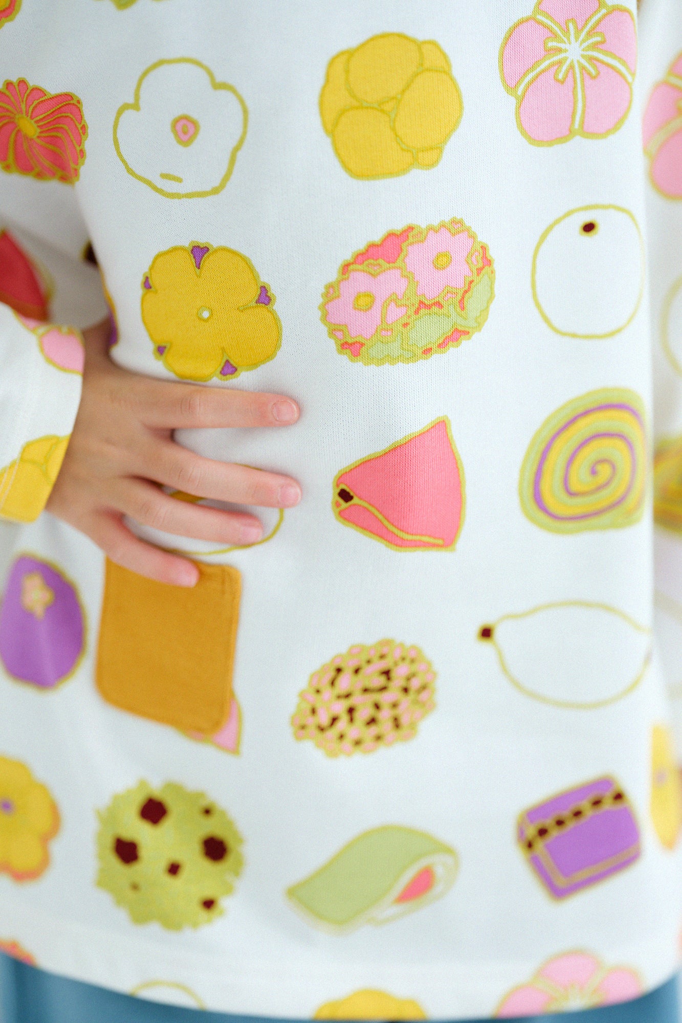 ●地窖 圓弧袖上衣和菓子