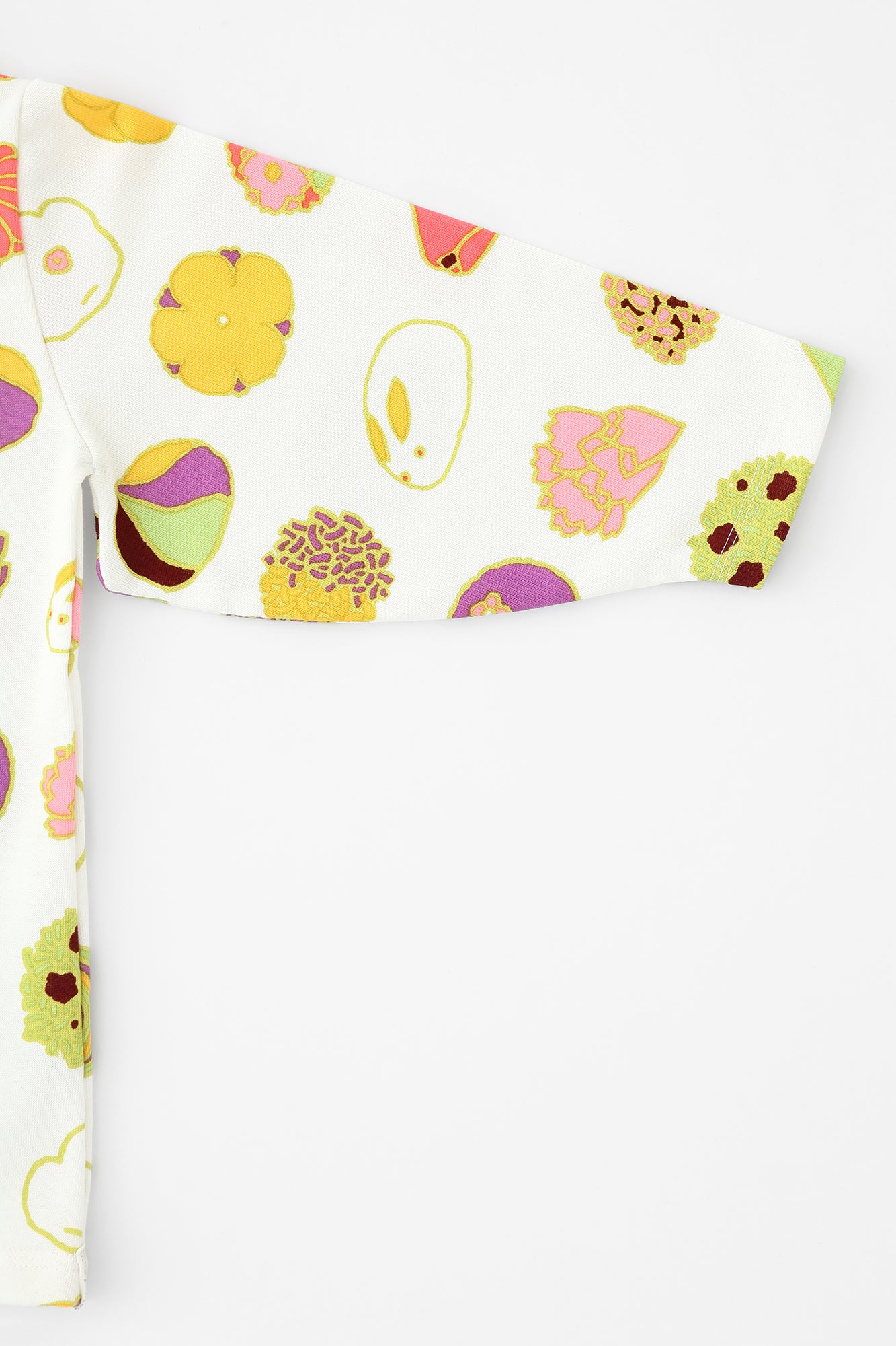 ●地窖 圓弧袖上衣和菓子