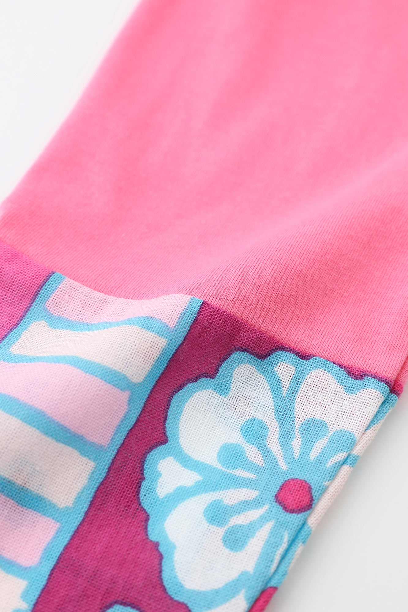 ●Bi-color V-neck Shirt/Peach Color × Cherry Blossoms Everywhere