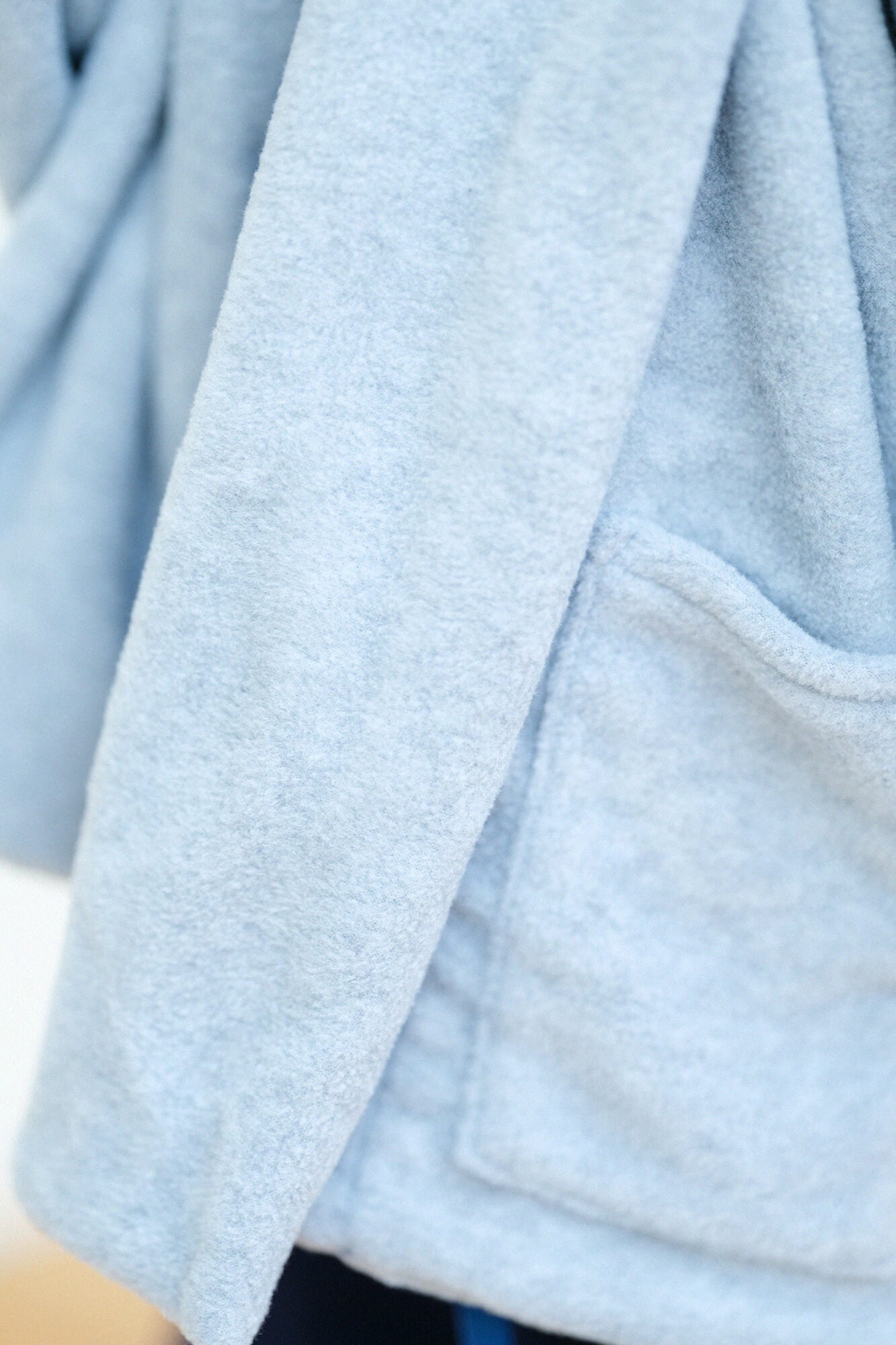 ●抓絨 梯形袖雙面短外套/黑色×怒濤