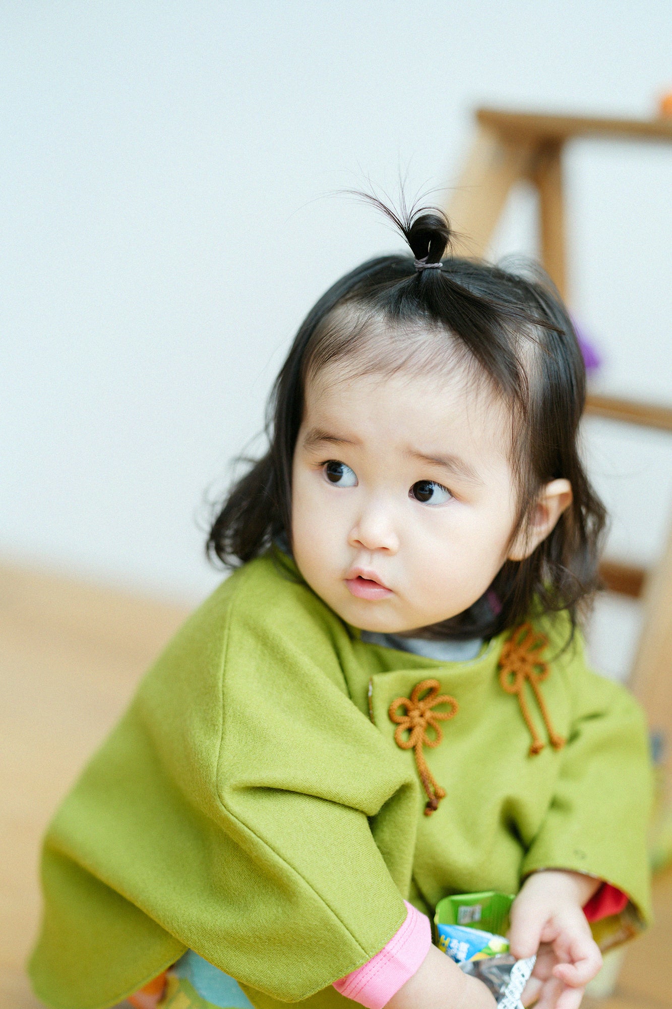 ●Boa Square Neck Poncho / Pure White × Flower Cocoon