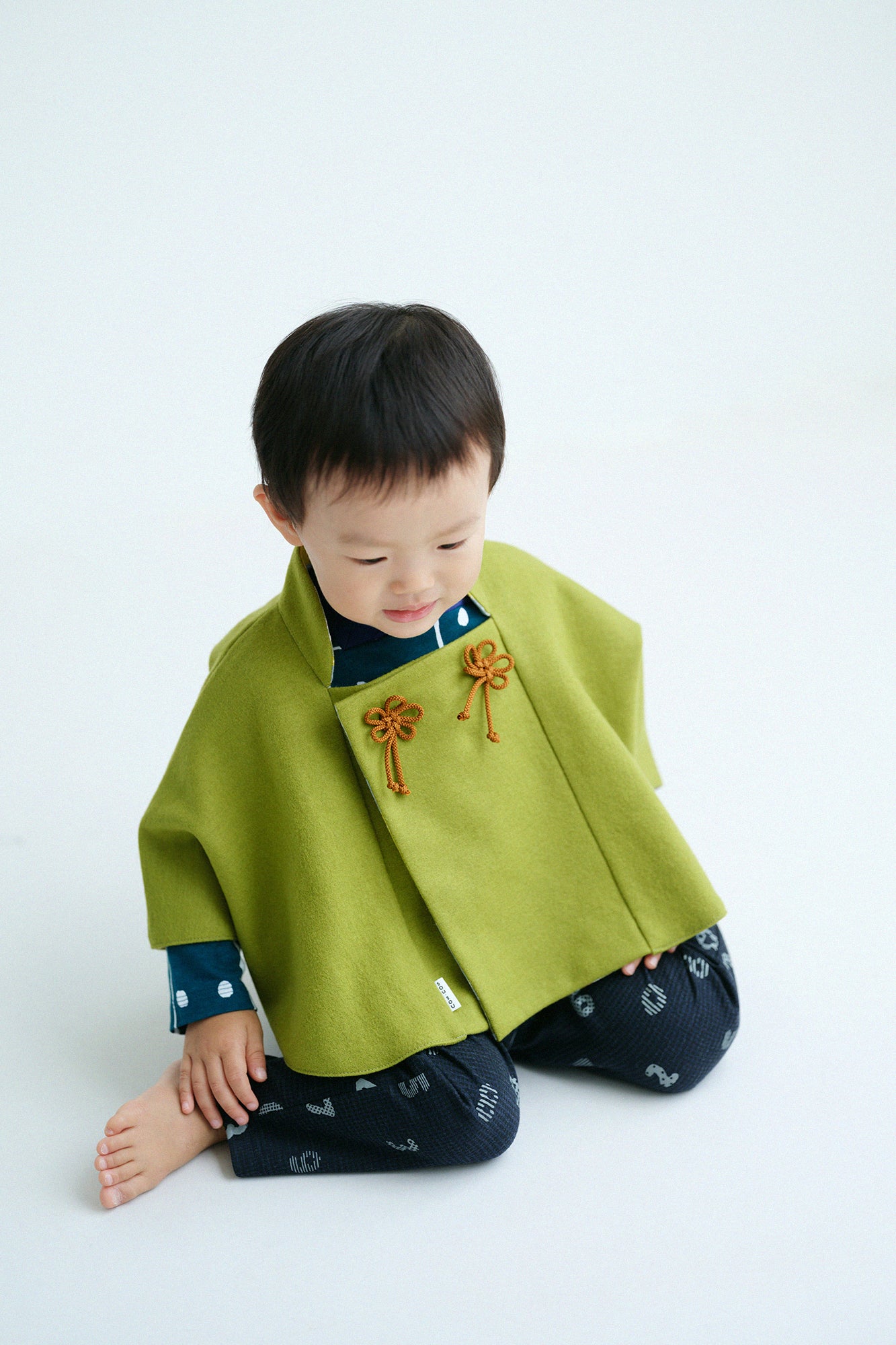 ●Boa Square Neck Poncho / Pure White × Flower Cocoon