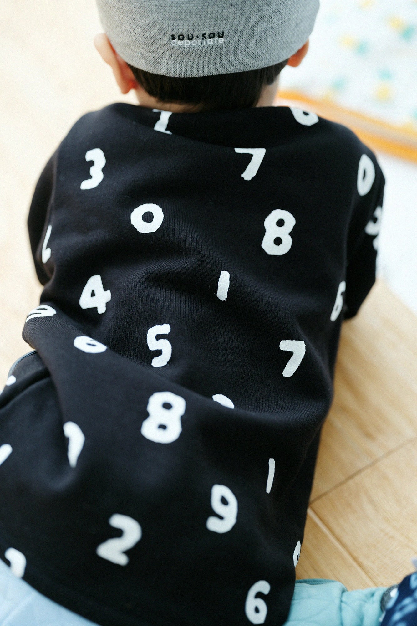 ●內起絨 雙色袖 方領上衣 袙/SO-SU-U 十數 黑色