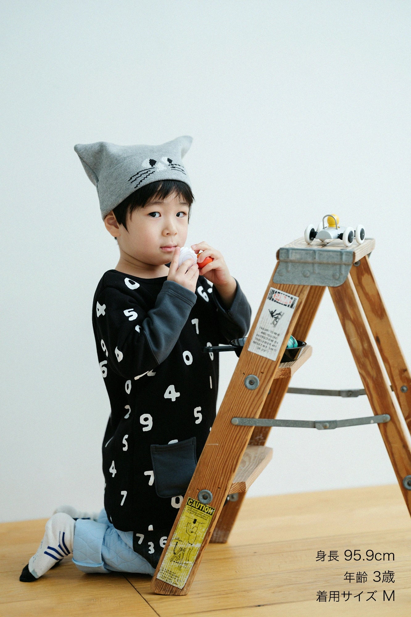 ●內起絨 雙色袖 方領上衣 袙/SO-SU-U 十數 黑色