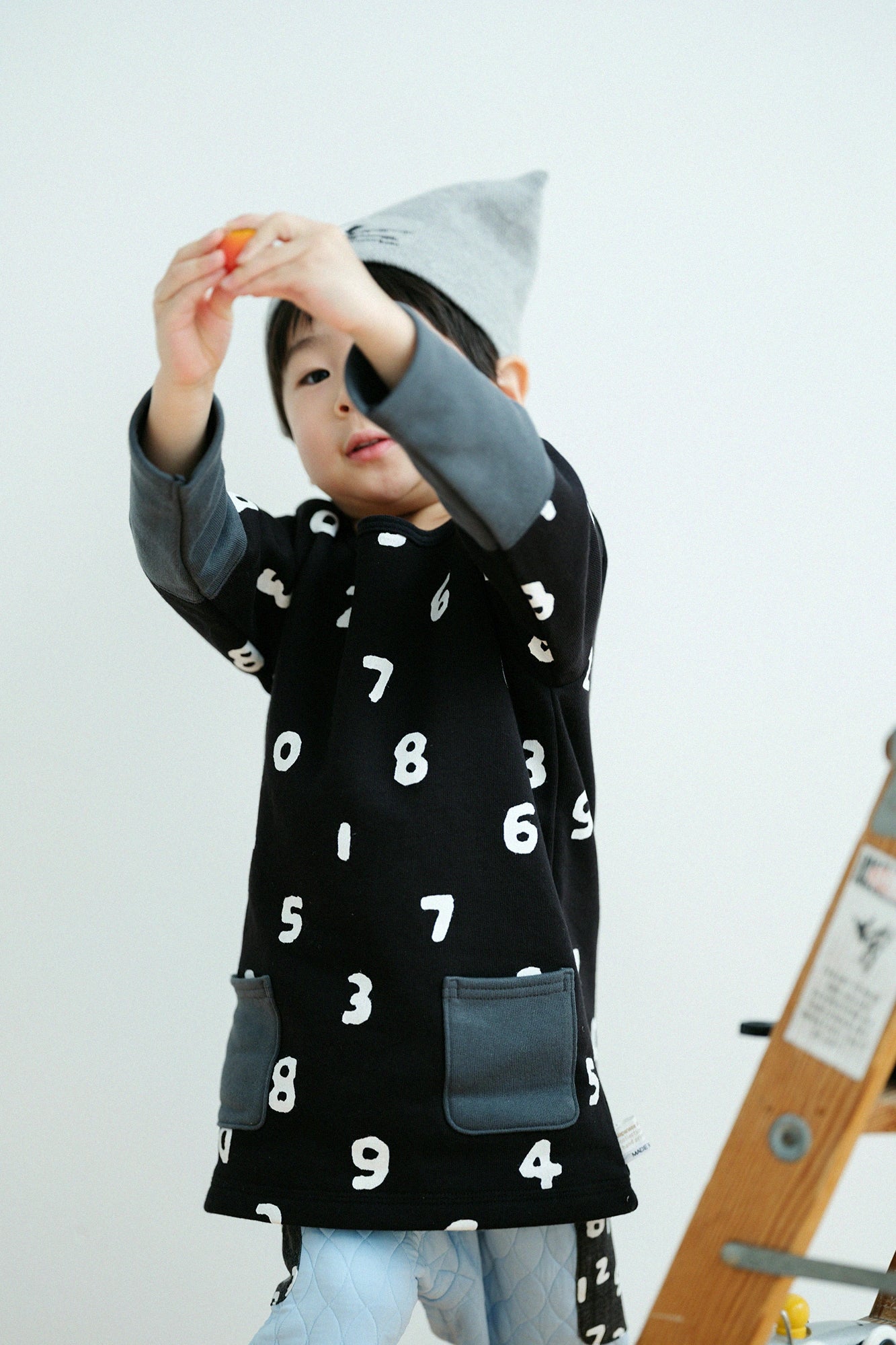 ●內起絨 雙色袖 方領上衣 袙/SO-SU-U 十數 黑色