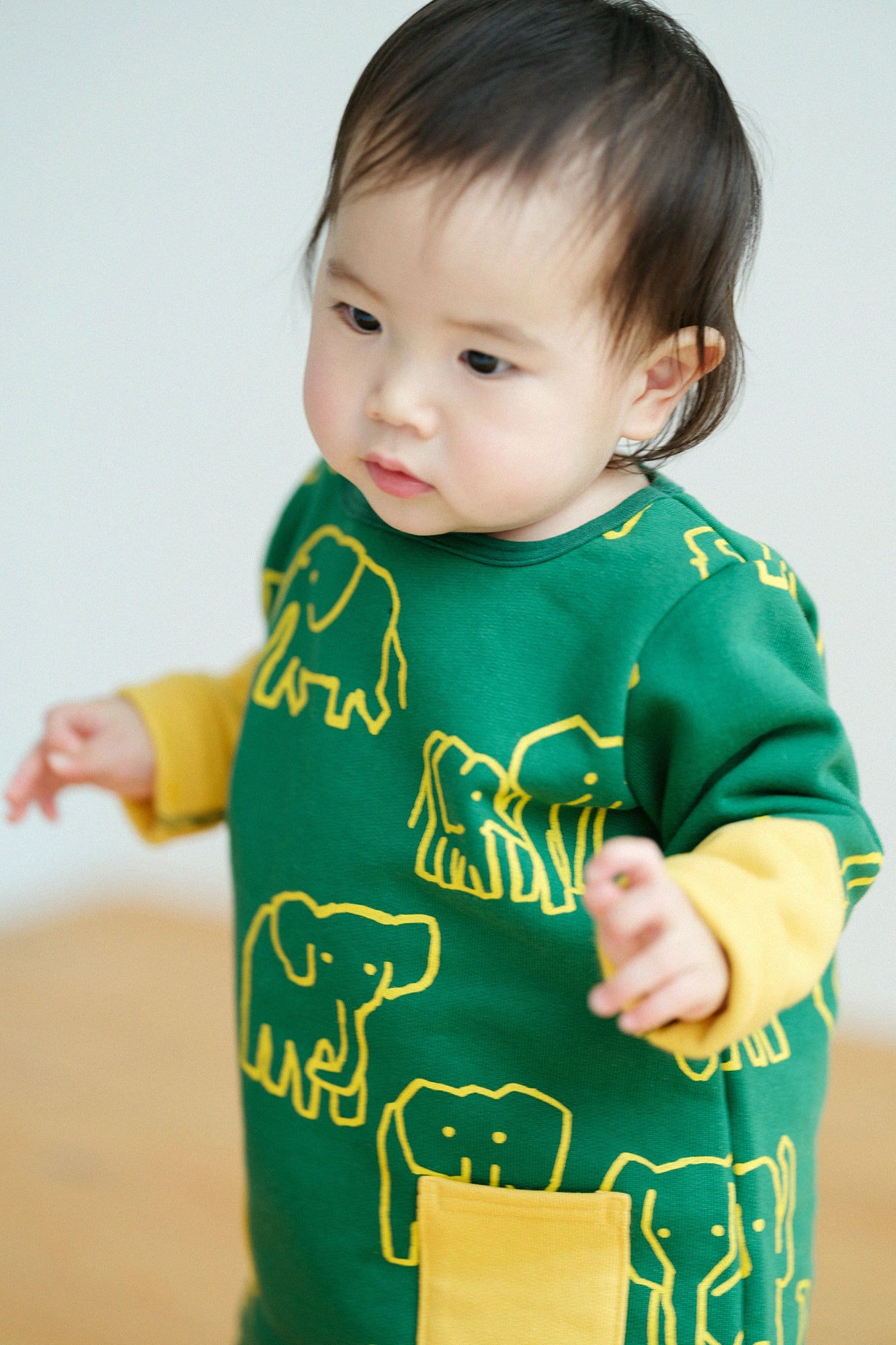 ●內起絨 雙色袖 方領上衣 袙/象 綠色