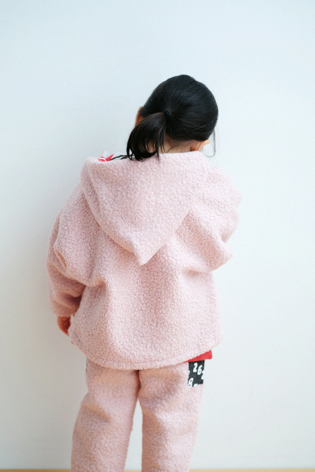 ●仿毛梯形袖連帽外套/桃色x 梅林春光