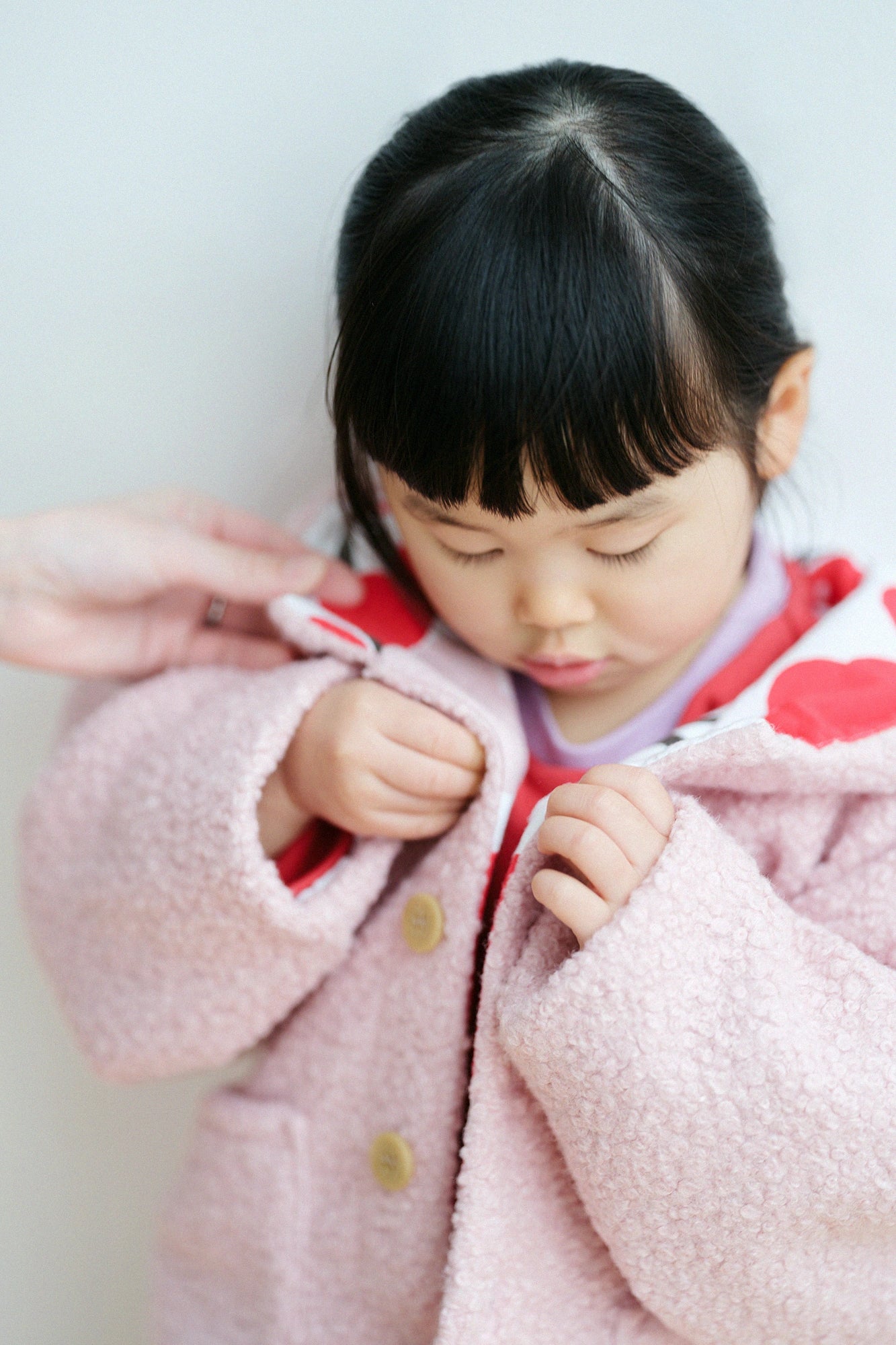 ●仿毛梯形袖連帽外套/桃色x 梅林春光