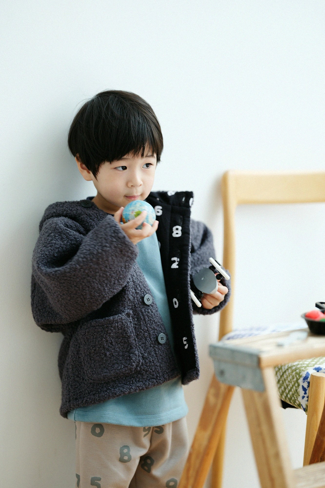 ●內抓毛 梯形袖連帽外套/深灰色×SO-SU-U十數 黑色