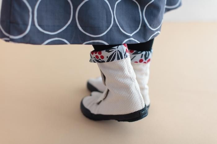 Velcro Tabi Boots / Sashiko White Nantenchiku