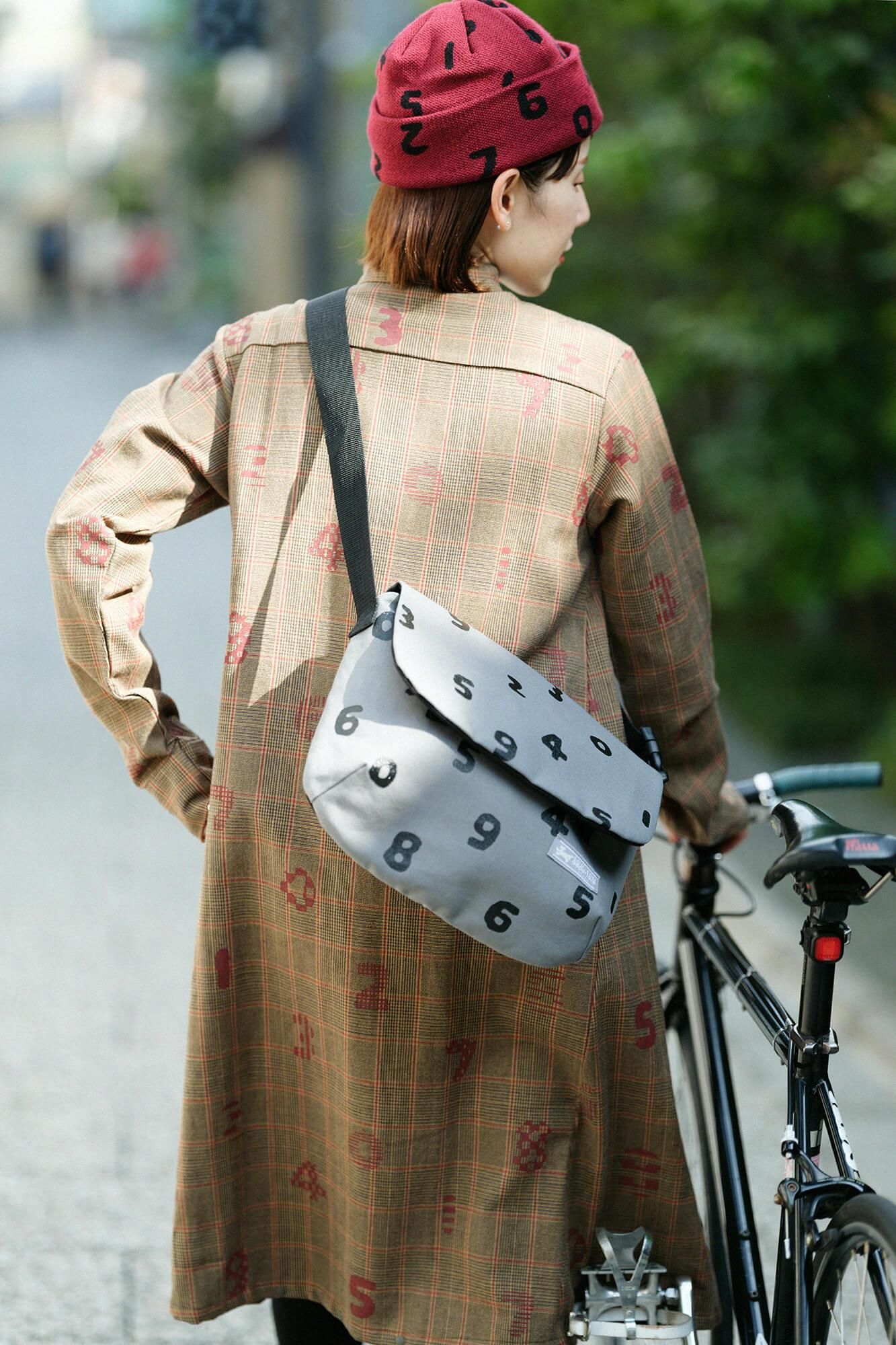 BIKE ショルダー/SO-SU-U 中 鉛色(なまりいろ)