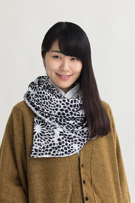 SOU · SOU × MOONBAT Scarf / Chrysanthemum Backlight