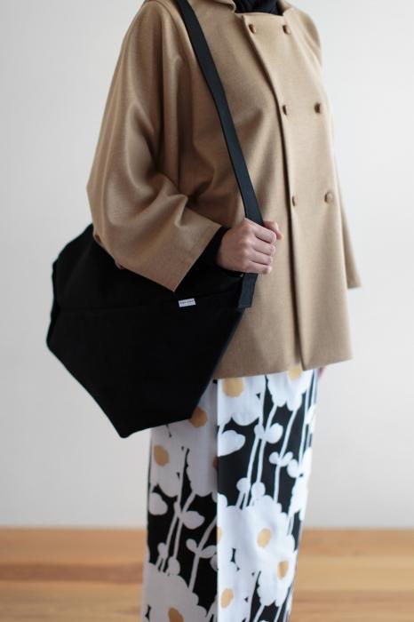 帆布 穏(はんぷ おだやか)/濡羽色(ぬればいろ)