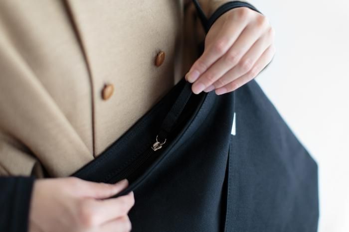 帆布 穏(はんぷ おだやか)/濡羽色(ぬればいろ)