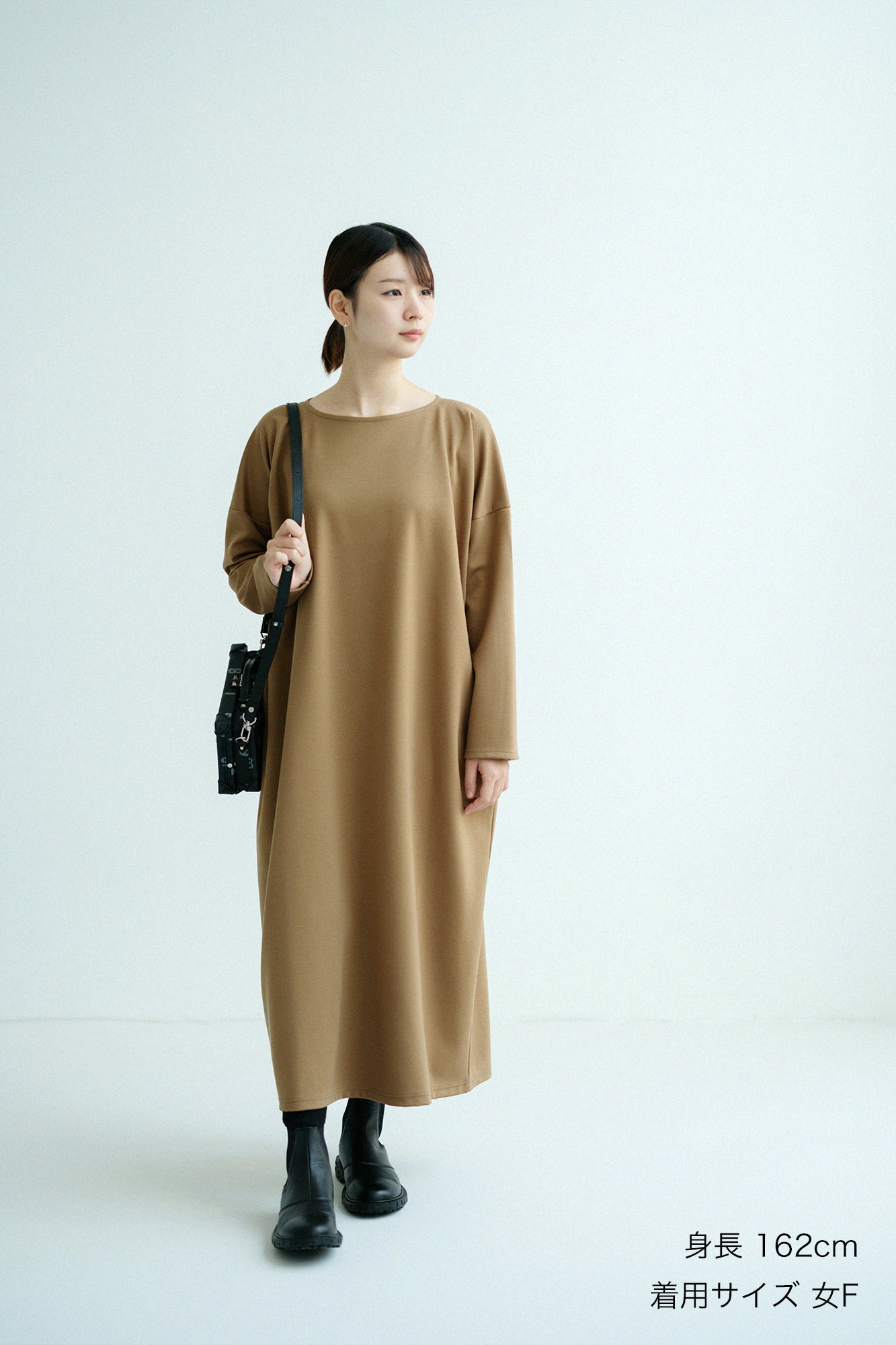 【預購】Soft Thermo(R) 羅紋針織布 船領 L/S OP 超長版/棕色(※預計於12月9日左右發貨)