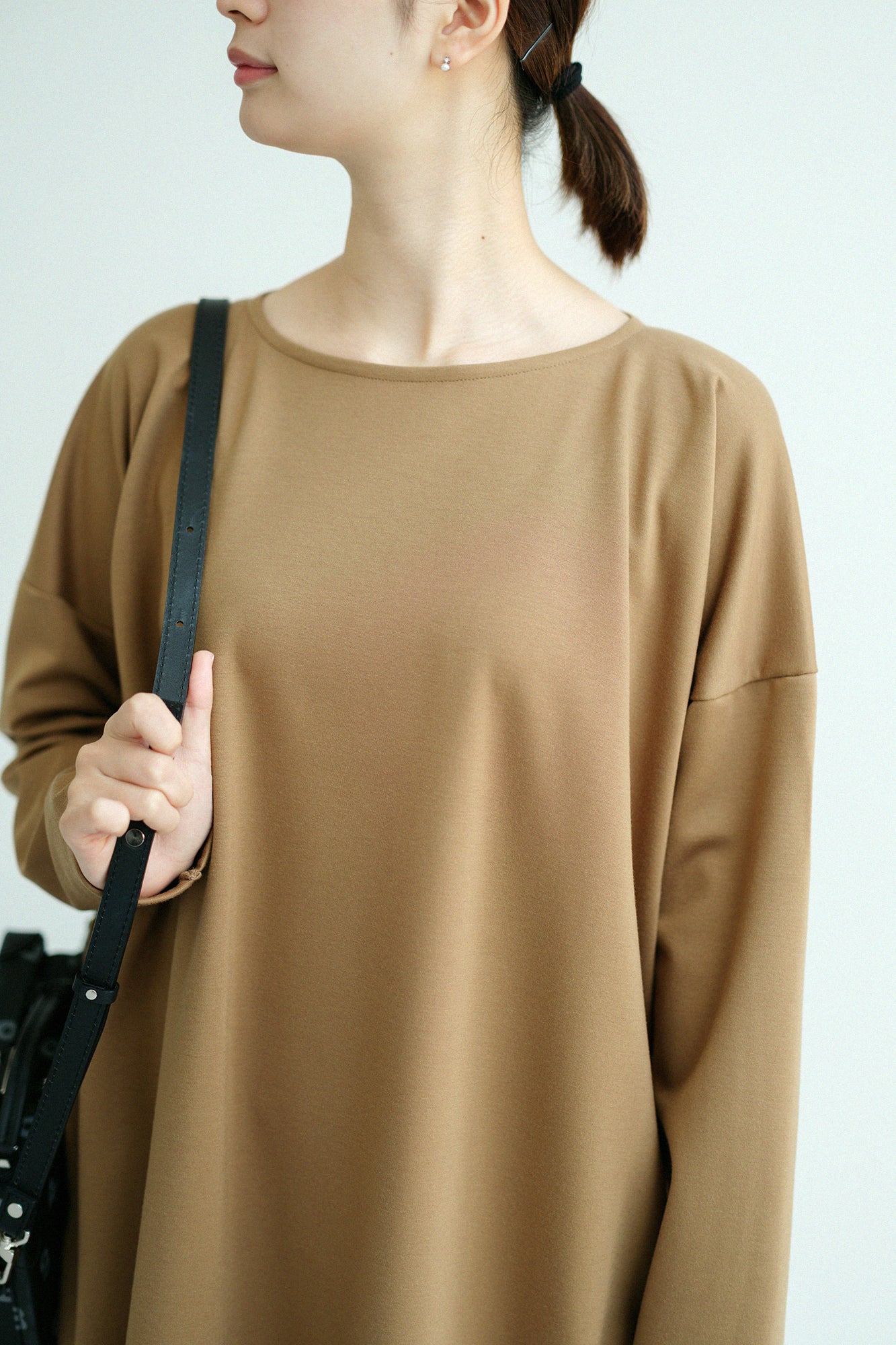 【預購】Soft Thermo(R) 羅紋針織布 船領 L/S OP 超長版/棕色(※預計於12月9日左右發貨)