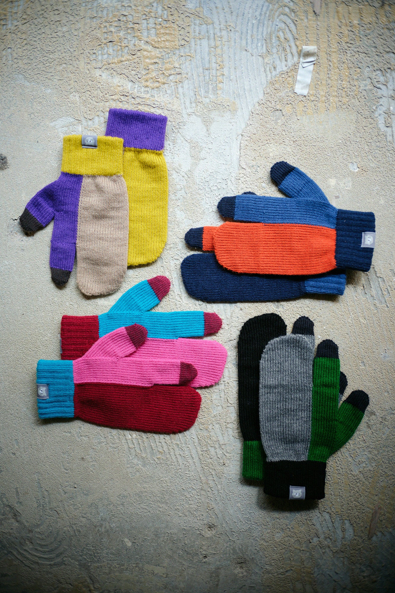 あっちグローブ トリコ/ベージュ×マスタード