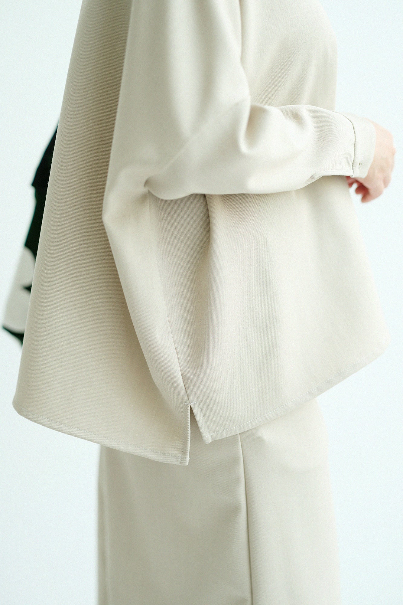 【Pre-order】Alpinix Largo Blouse/Ivory(※Scheduled to be shipped around Dec 9)