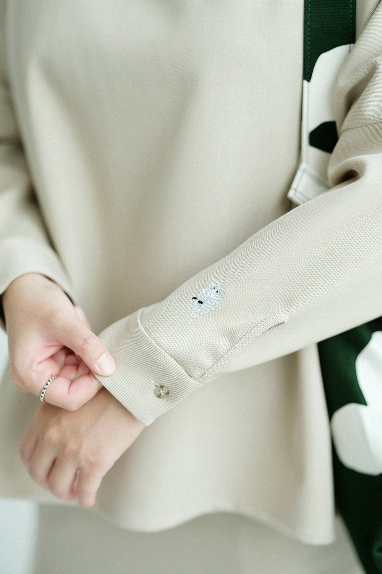 【Pre-order】Alpinix Largo Blouse/Ivory(※Scheduled to be shipped around Dec 9)