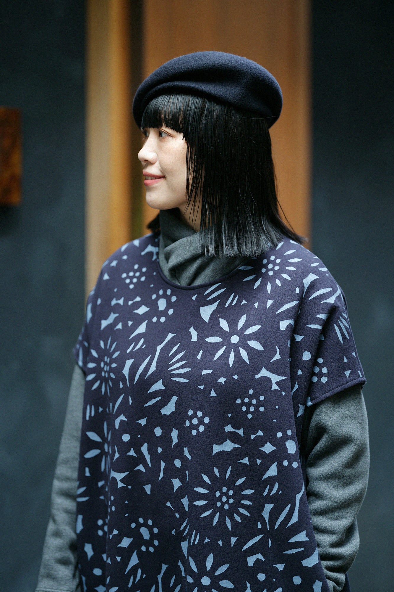 Fleece Lining Knit Rectangular Dress Shoulder Line / Paper Cutout Dark Blue