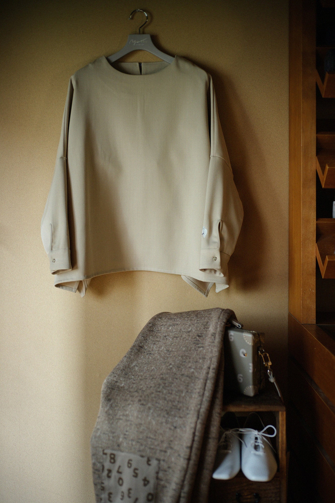 【Pre-order】Alpinix Largo Blouse/Ivory(※Scheduled to be shipped around Dec 9)