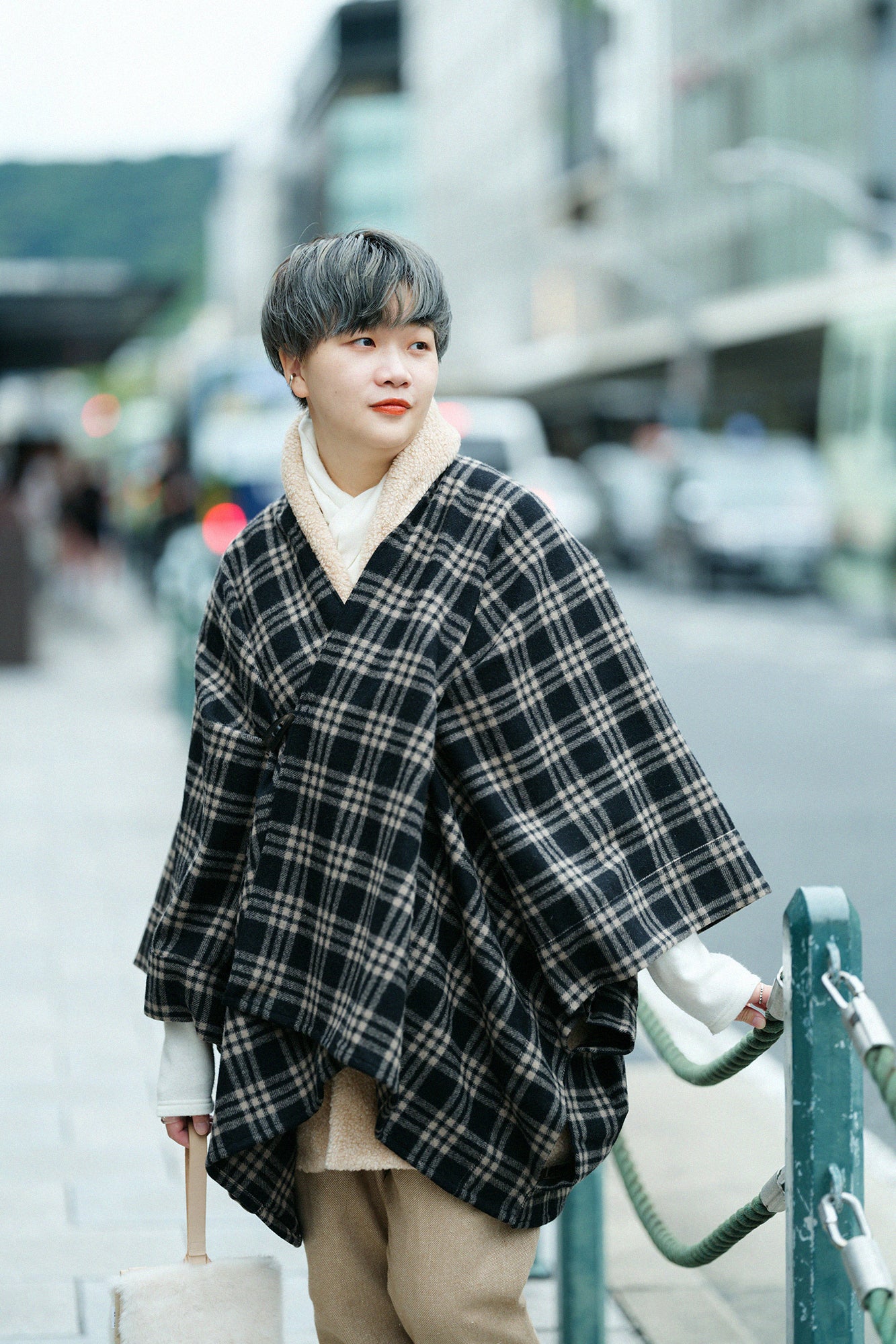 梳毛 格紋織 如月披風斗篷/黑色×榛果色