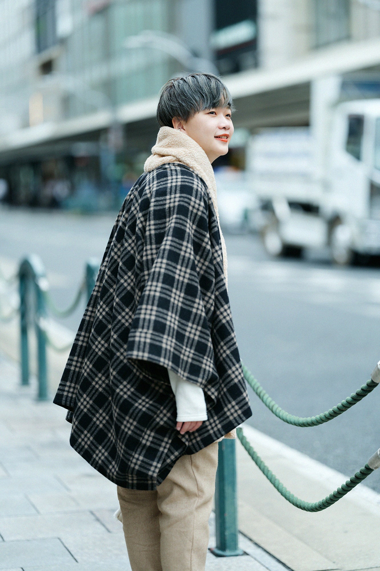 梳毛 格紋織 如月披風斗篷/黑色×榛果色