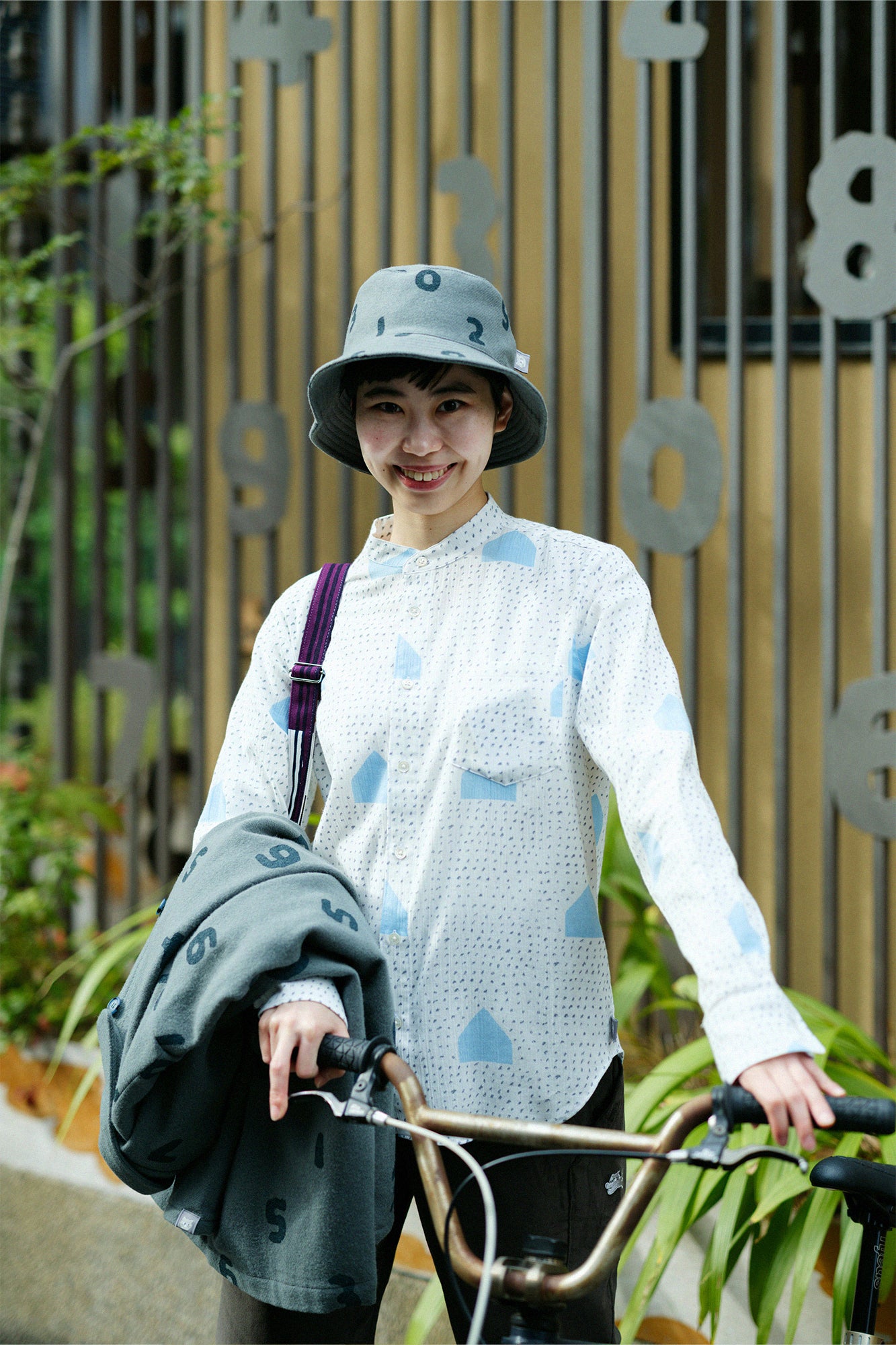 高島縮 20/20 スタンドカラーシャツ/冬の朝