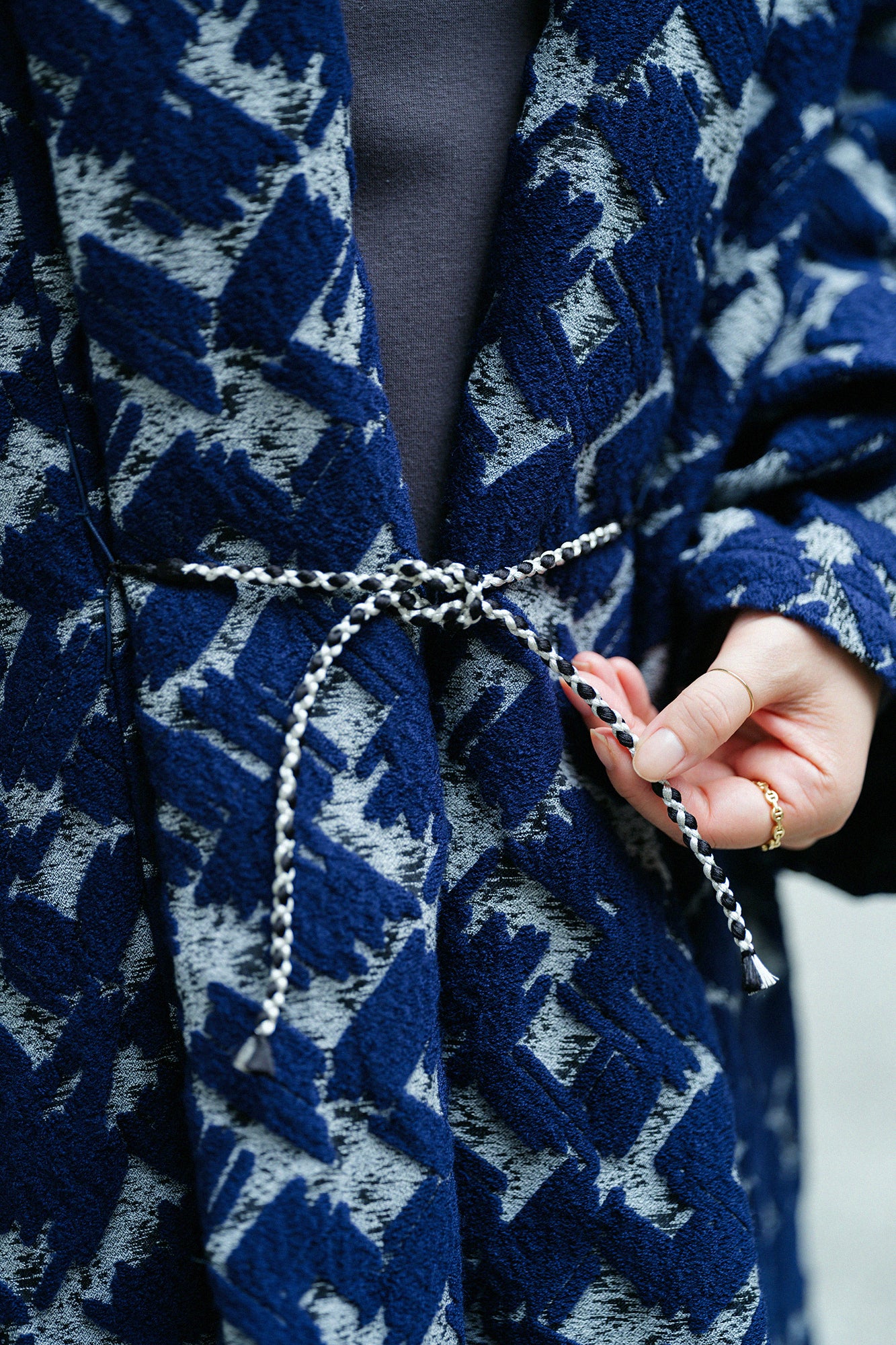 羊毛緹花 梯形袖 短外套 單層/深藍色