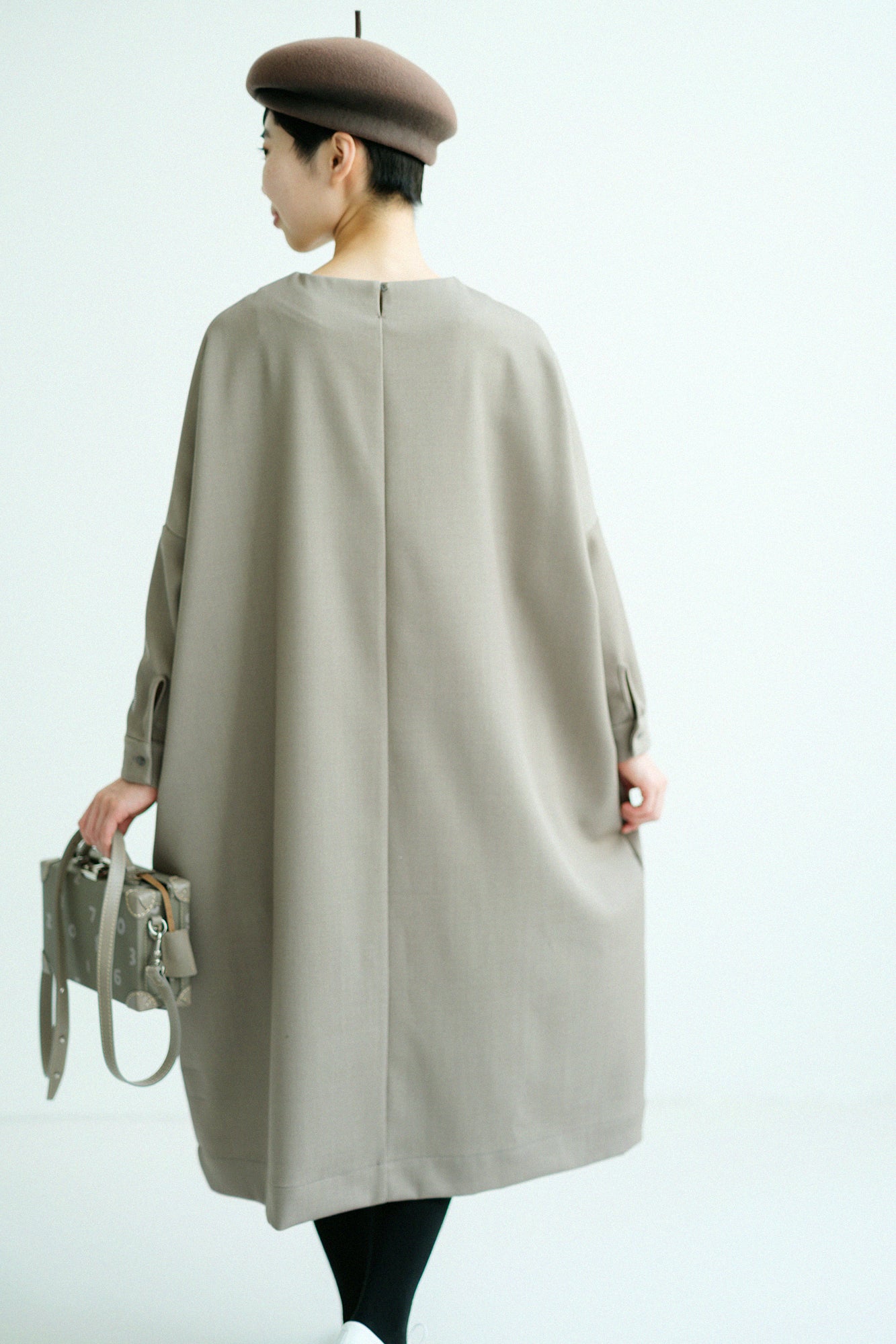 【Pre-order】Alpinix Largo One-piece Dress/Sand Beige(※Scheduled to be shipped around Dec 9)