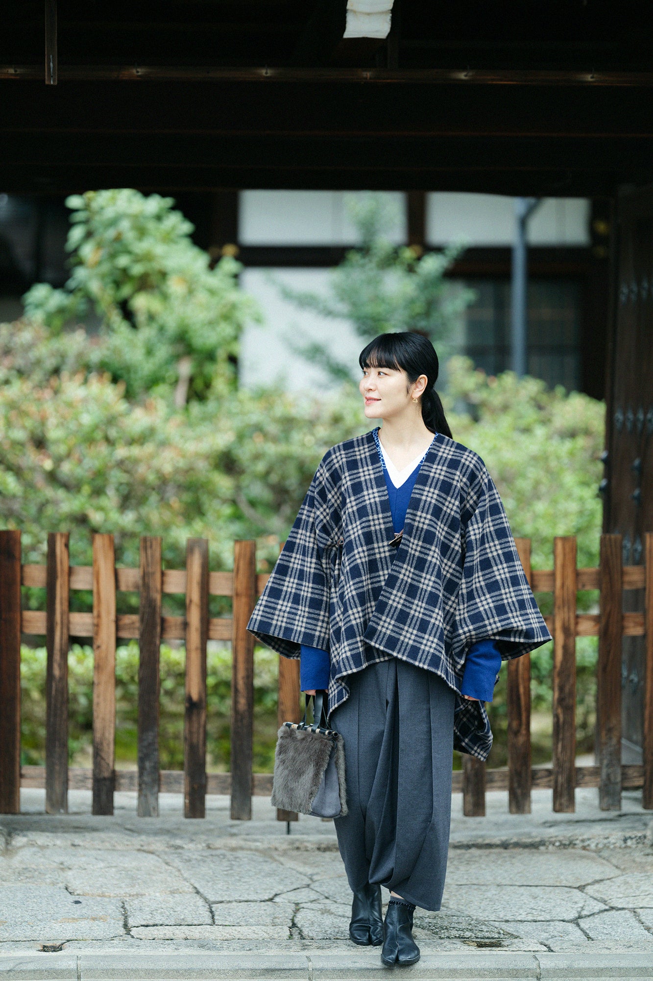 梳毛 針織 雙色袖V領貫頭衣/雲間菊 寶藍色