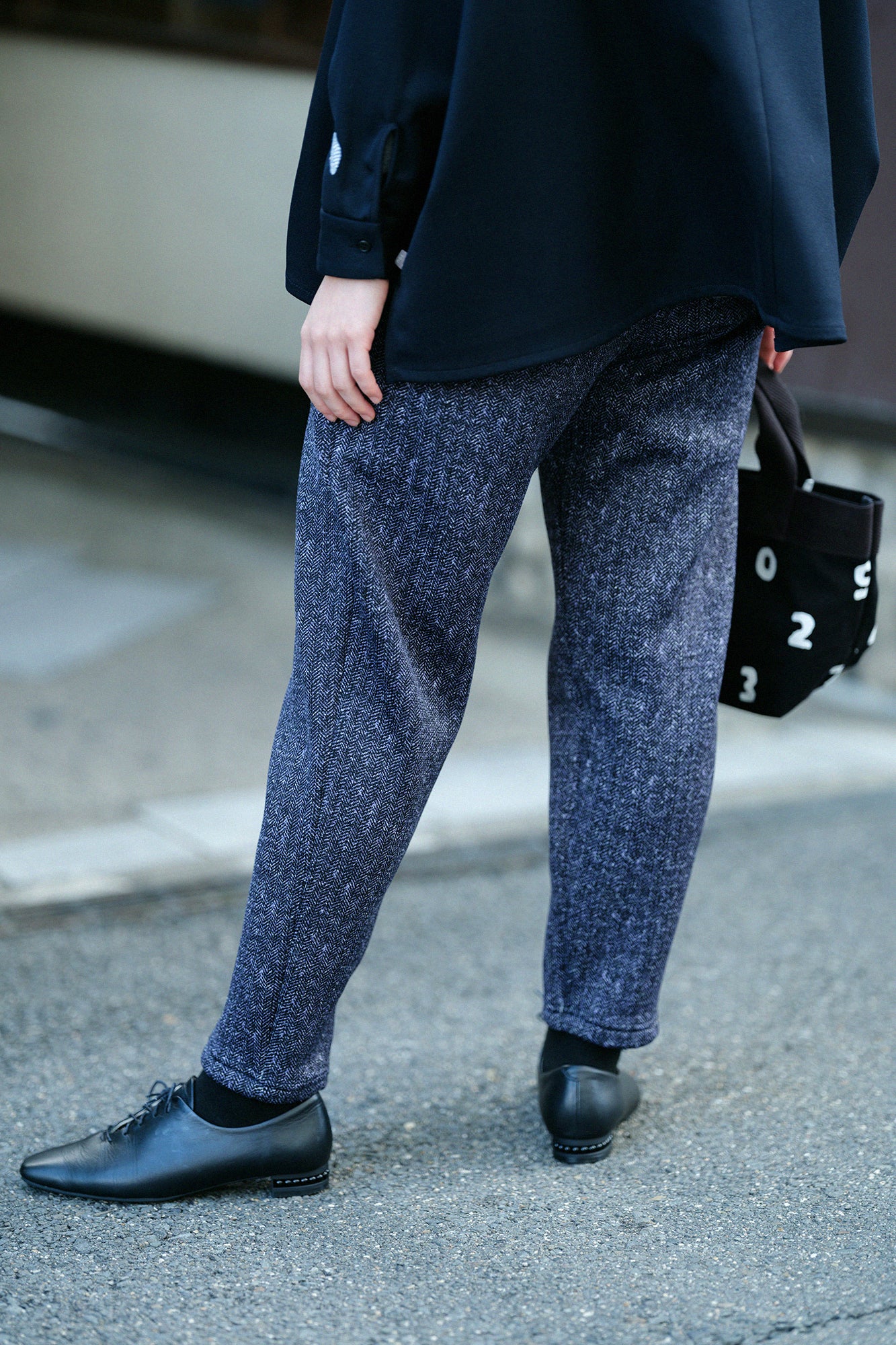 【預購】內起絨人字形針織 休閒窄管長褲/混深藍色(※預計於12月9日左右發貨)