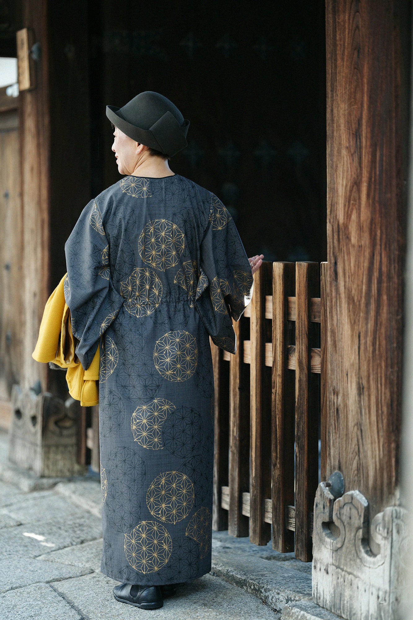 Combed Yarn Double V-neck Kimono Dress / Hemp-leaf Pattern Ink Color